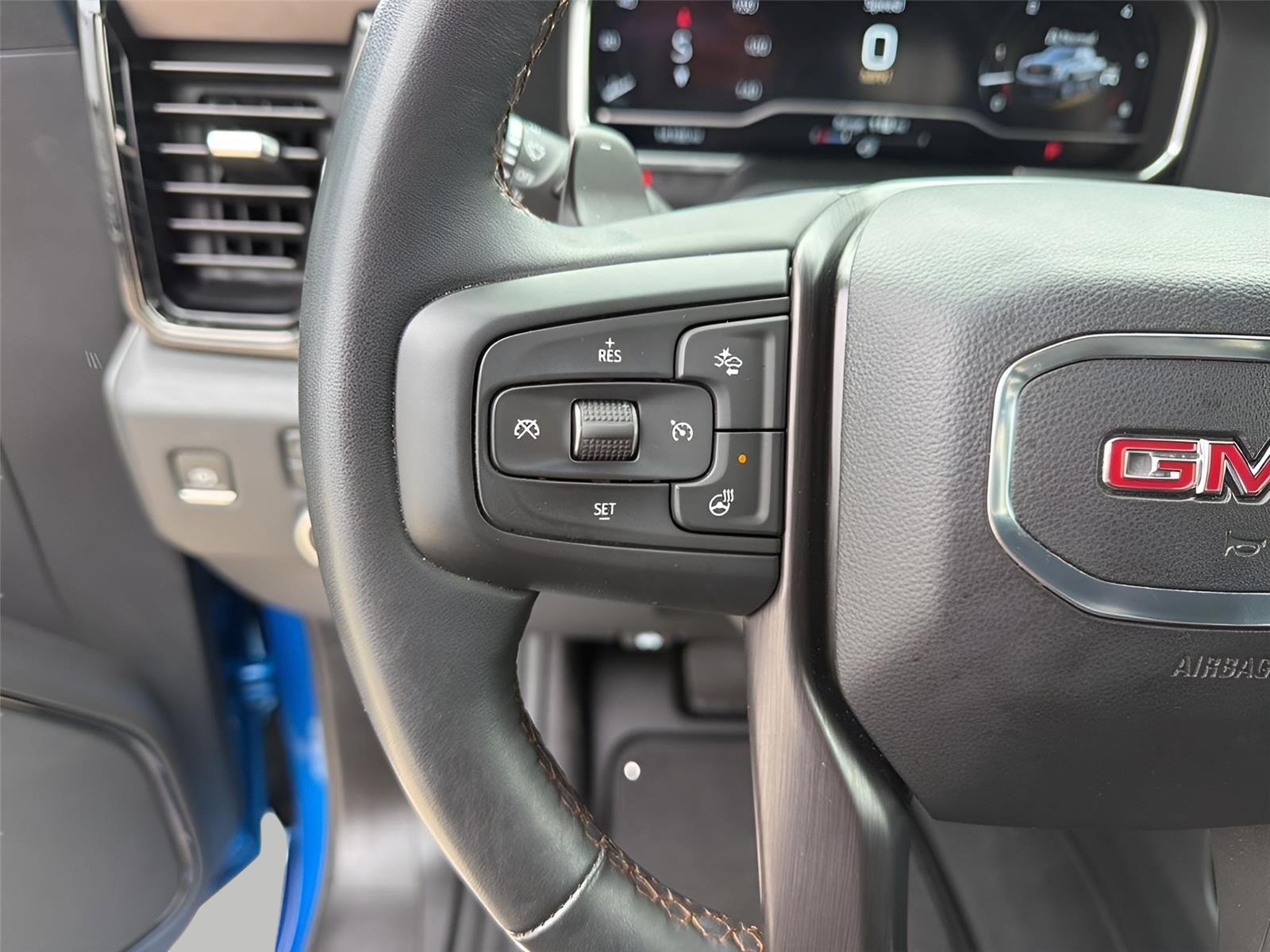 Used 2024 GMC Sierra 1500 AT4 w/ AT4 Premium Package AWD/4WD image 18