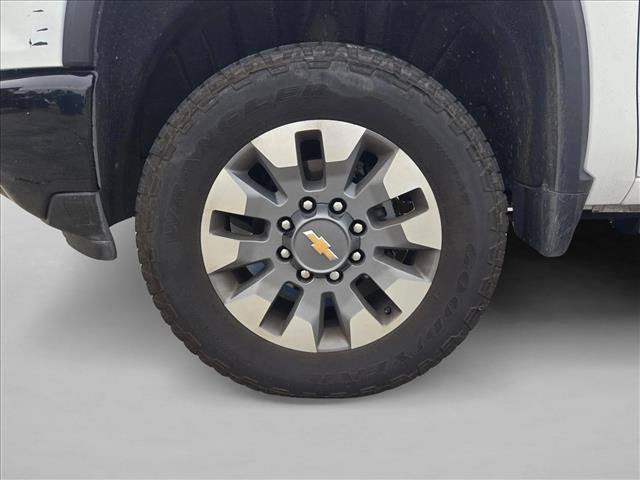 Used 2025 Chevrolet Silverado 2500 Custom w/ Custom Value Package AWD/4WD image 11