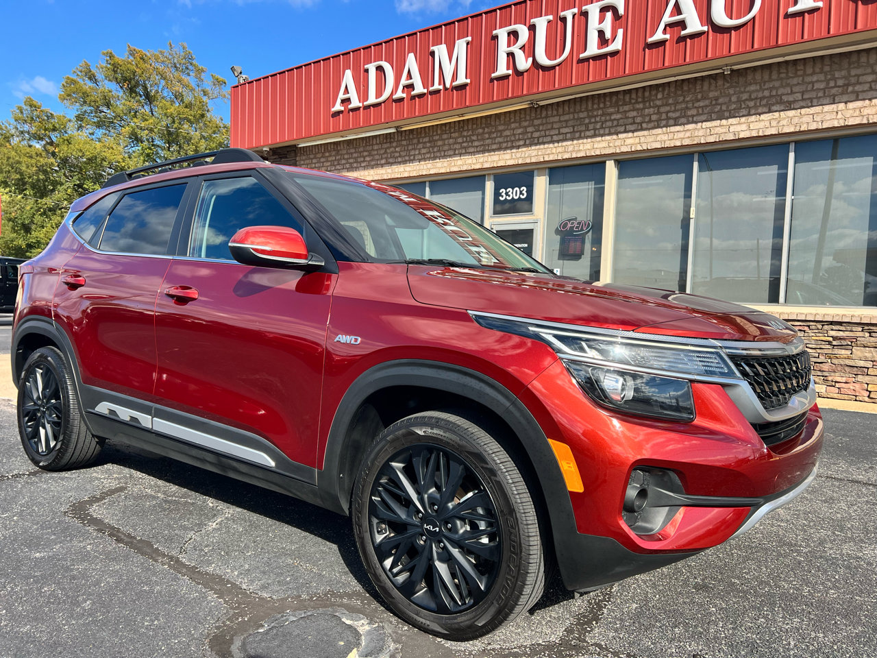 Used 2023 Kia Seltos Nightfall Edition image 2