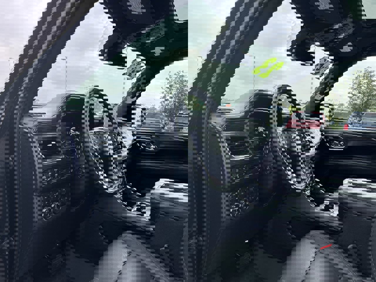 Used 2023 Chevrolet Tahoe Z71 w/ Z71 Off-Road Package image 29