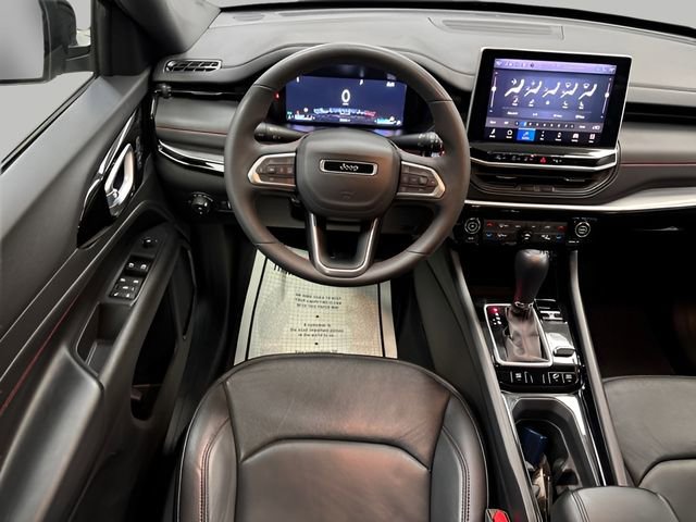 Used 2025 Jeep Compass Trailhawk w/ Trailhawk Elite Group image 13
