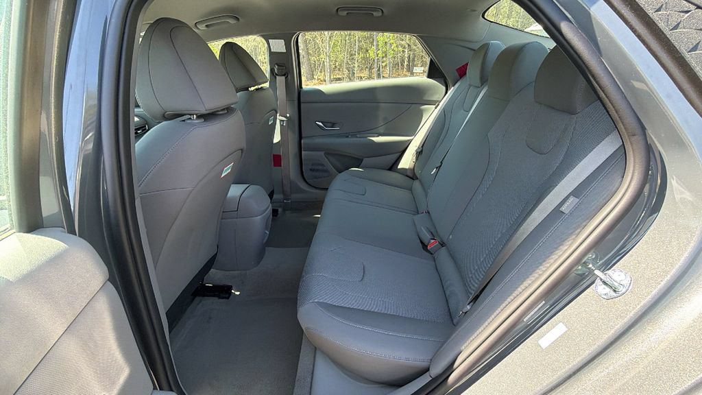 New 2026 Hyundai Elantra SE FWD image 20