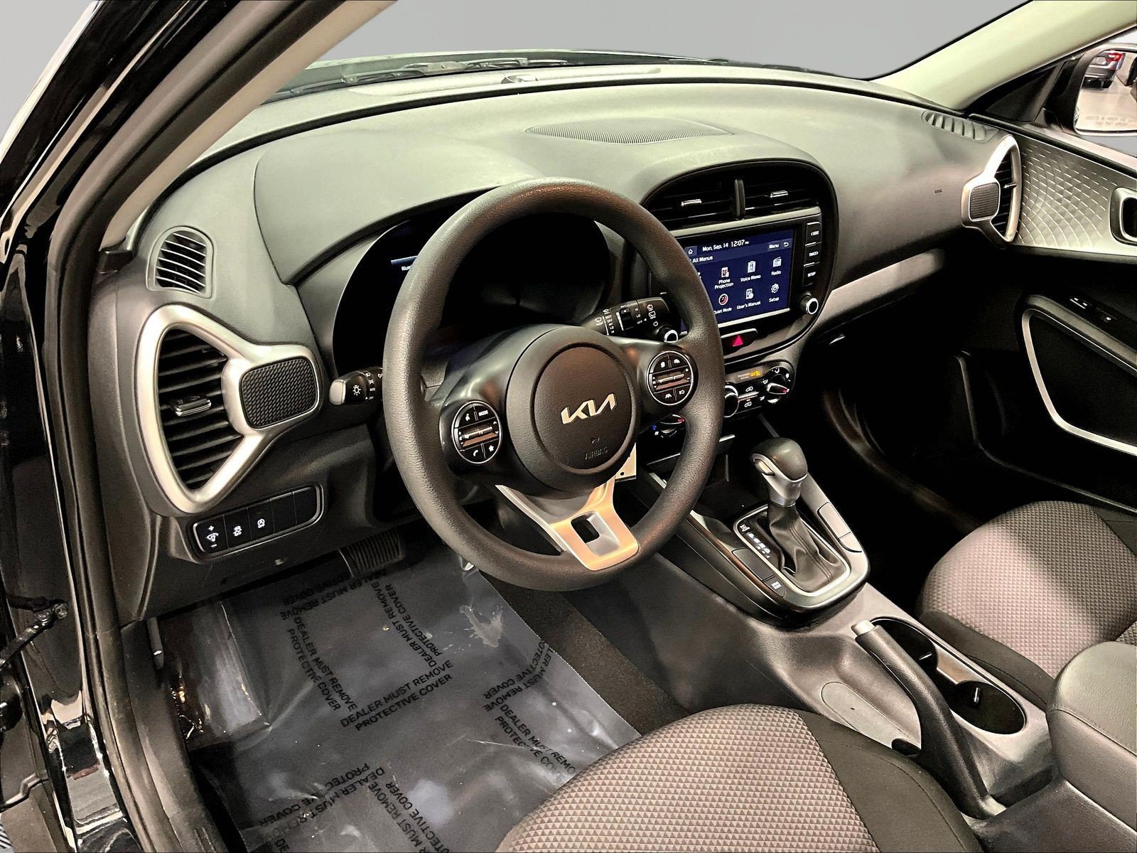Used 2024 Kia Soul LX FWD image 17