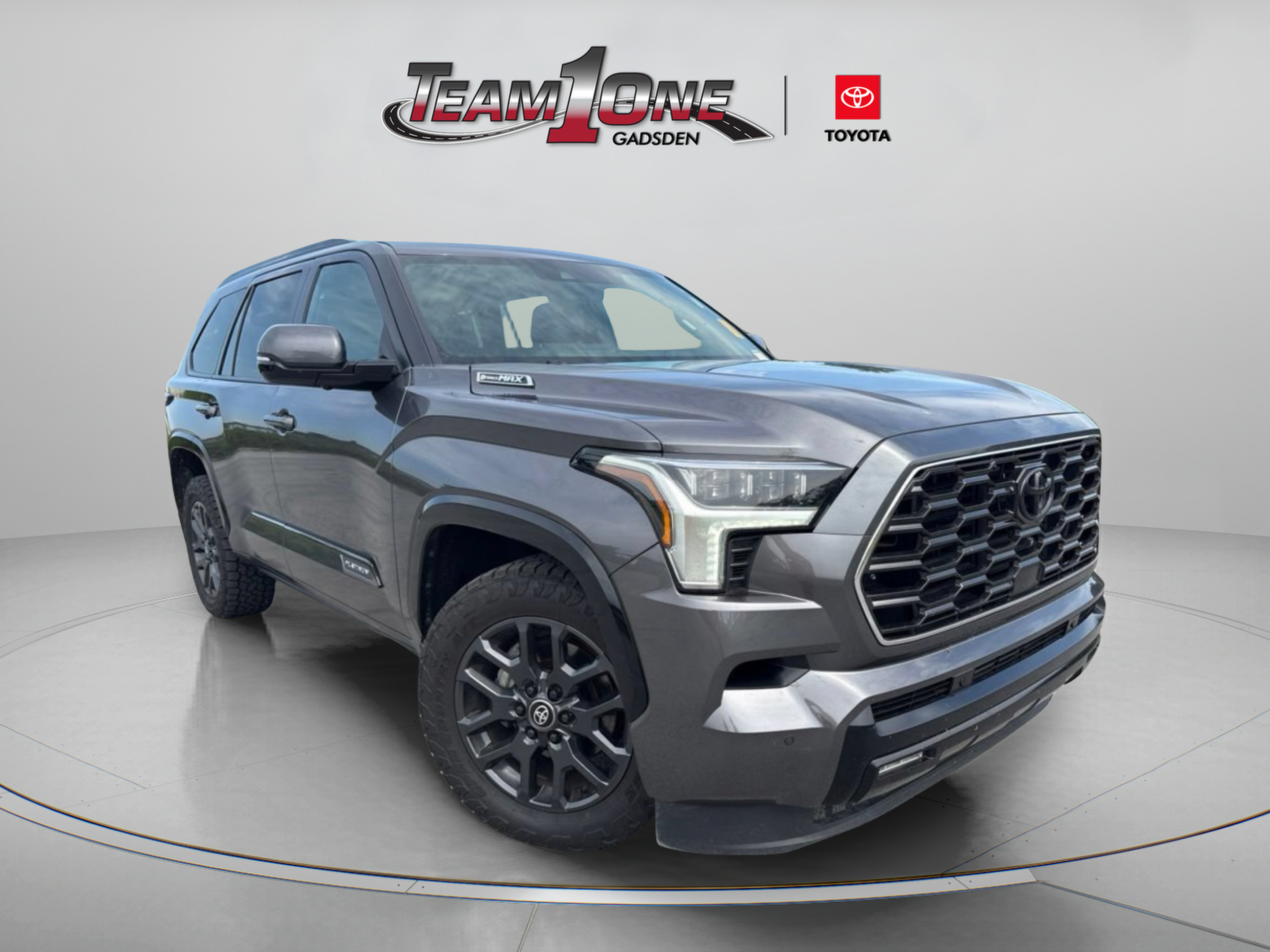 Certified 2025 Toyota Sequoia Platinum AWD/4WD image 1