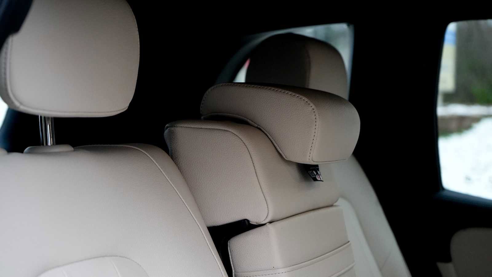 Certified 2022 Mercedes-Benz EQB 300 4MATIC w/ Exclusive Package image 50