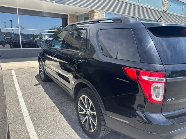 Used 2015 Ford Explorer XLT w/ Equipment Group 202B AWD/4WD image 5