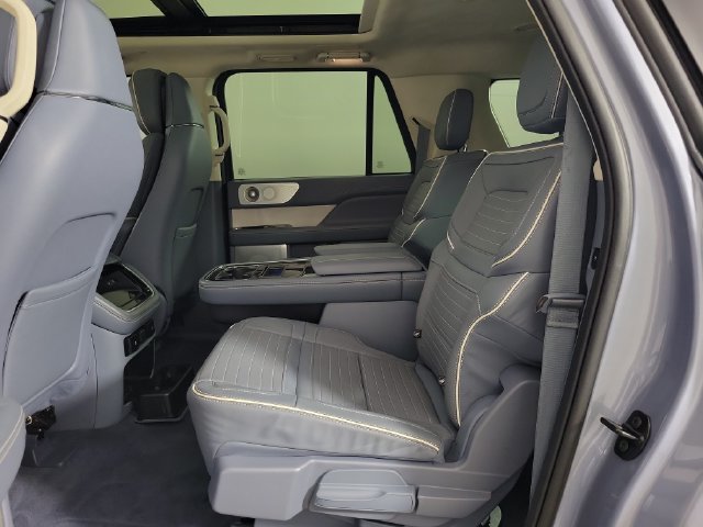 Used 2023 Lincoln Navigator L Black Label AWD/4WD image 13