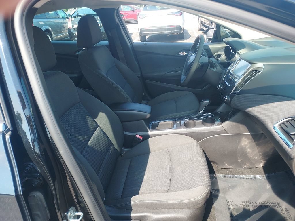 Used 2016 Chevrolet Cruze LT w/ Convenience Package FWD image 29