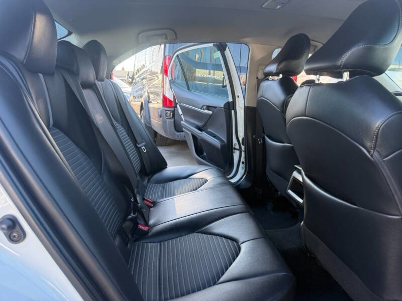 Used 2024 Toyota Camry SE image 13