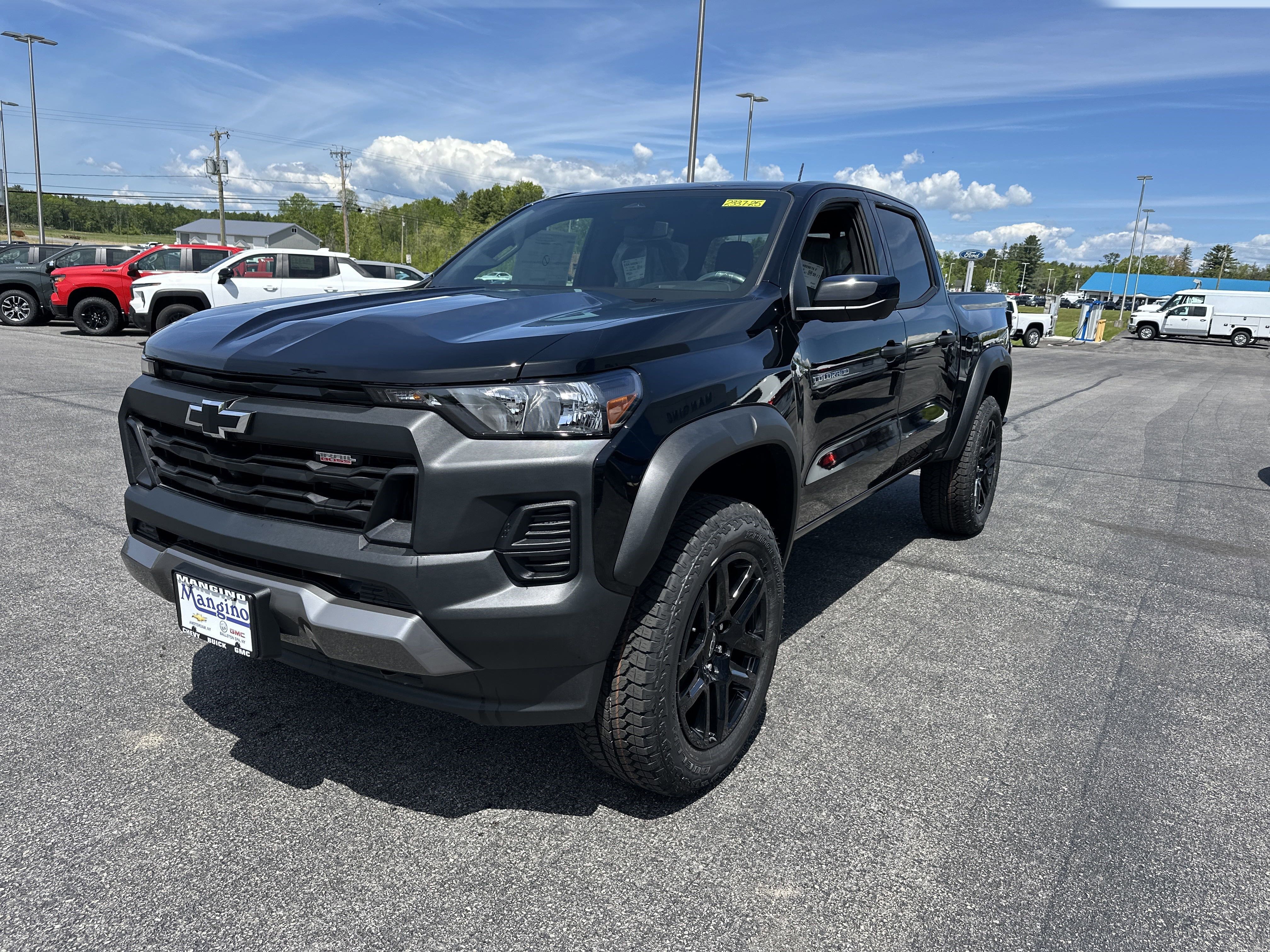 New 2025 Chevrolet Colorado Trail Boss w/ Midnight Edition image 3