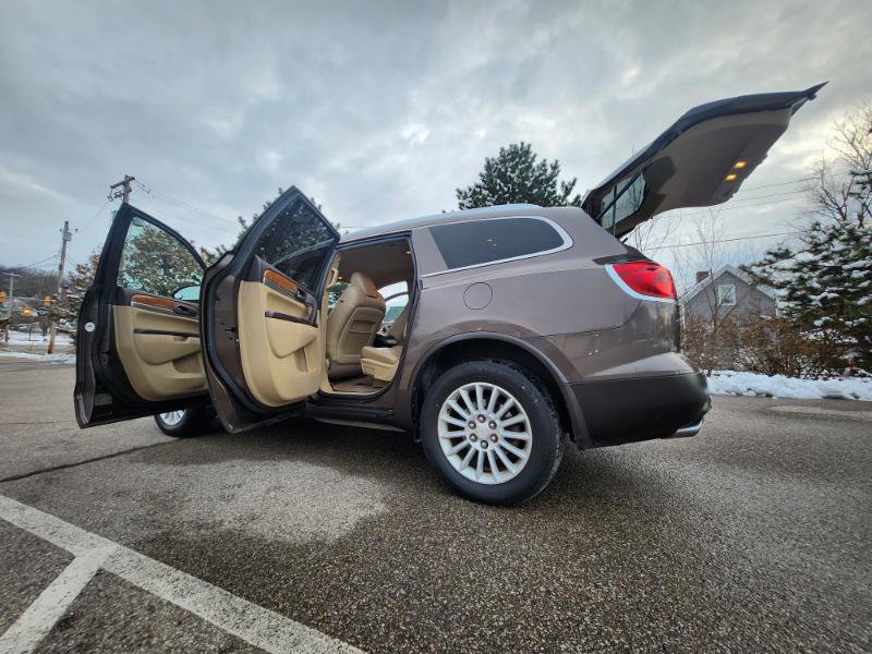 Used 2009 Buick Enclave CXL w/ Entertainment Package #3 image 16