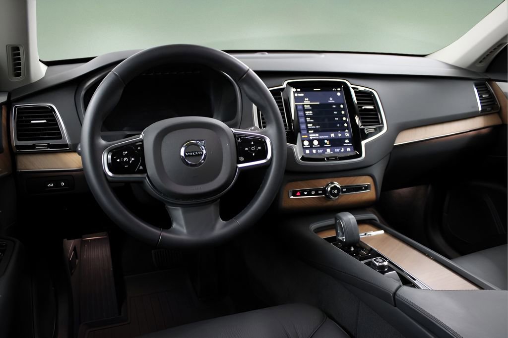 Certified 2024 Volvo XC90 T8 Plus w/ Protection Package image 14
