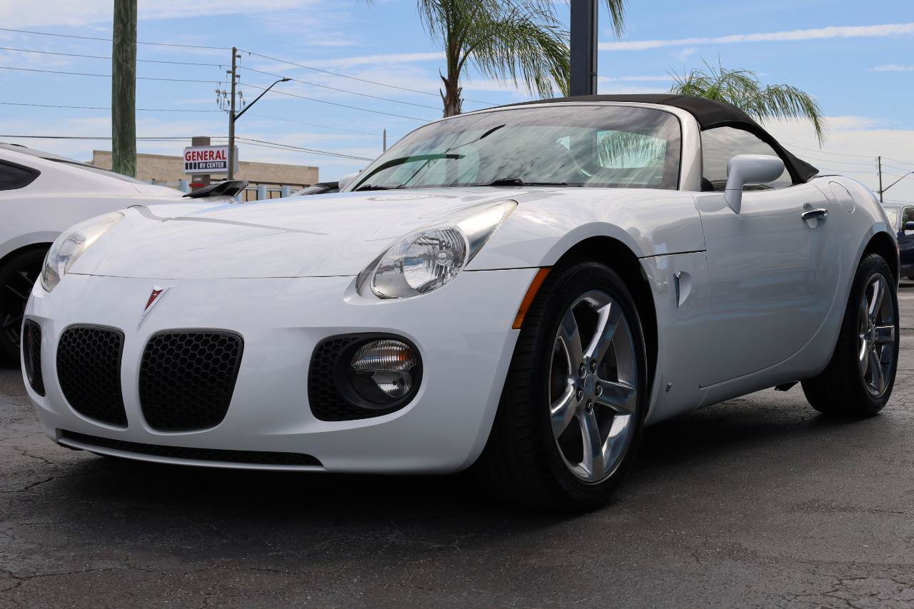 Used 2007 Pontiac Solstice GXP w/ Premium Package RWD image 2