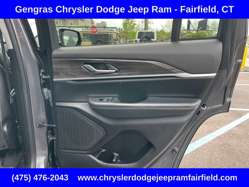 Certified 2023 Jeep Grand Cherokee Limited AWD/4WD image 19