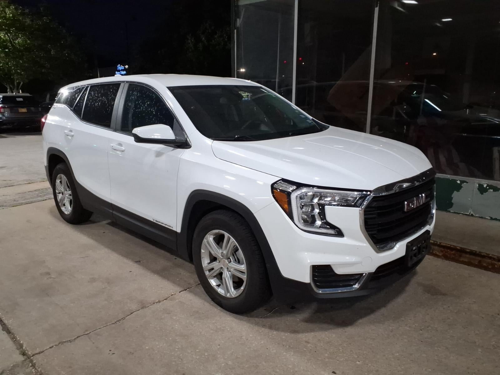 Used 2024 GMC Terrain SLE