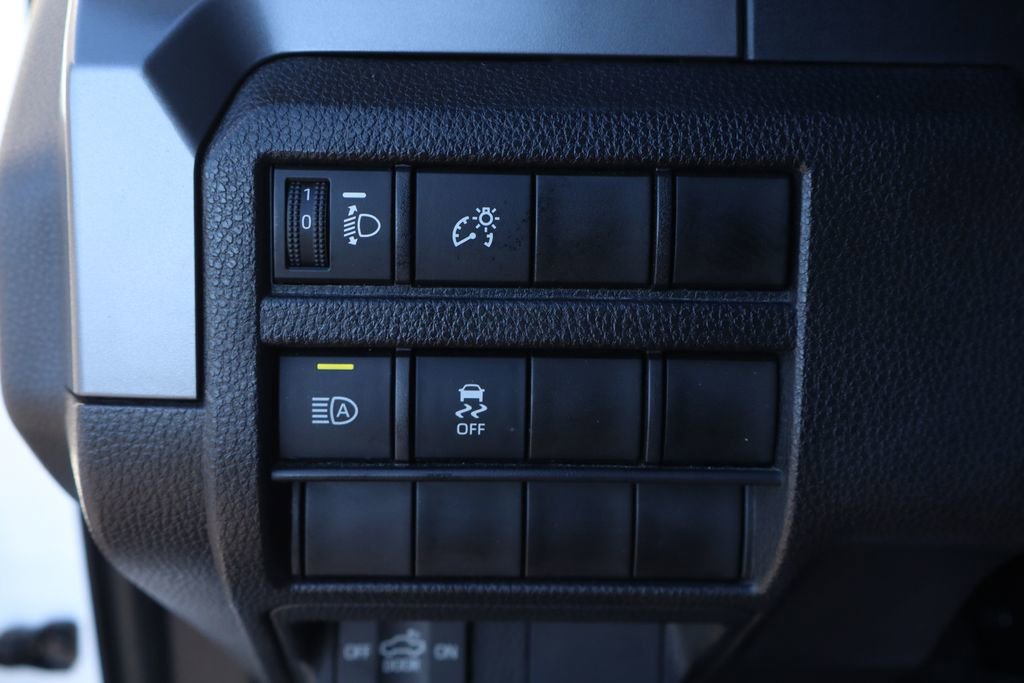 Used 2024 Toyota Tacoma SR5 AWD/4WD image 23