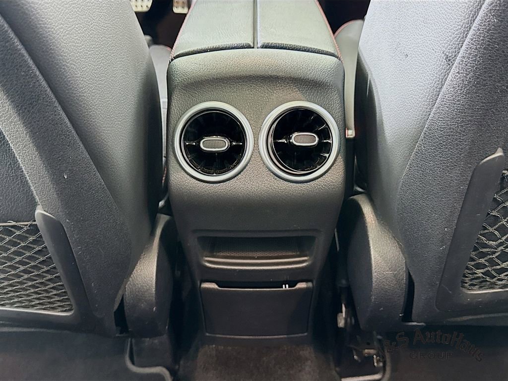 Used 2024 Mercedes-Benz GLB 35 AMG 4MATIC image 31