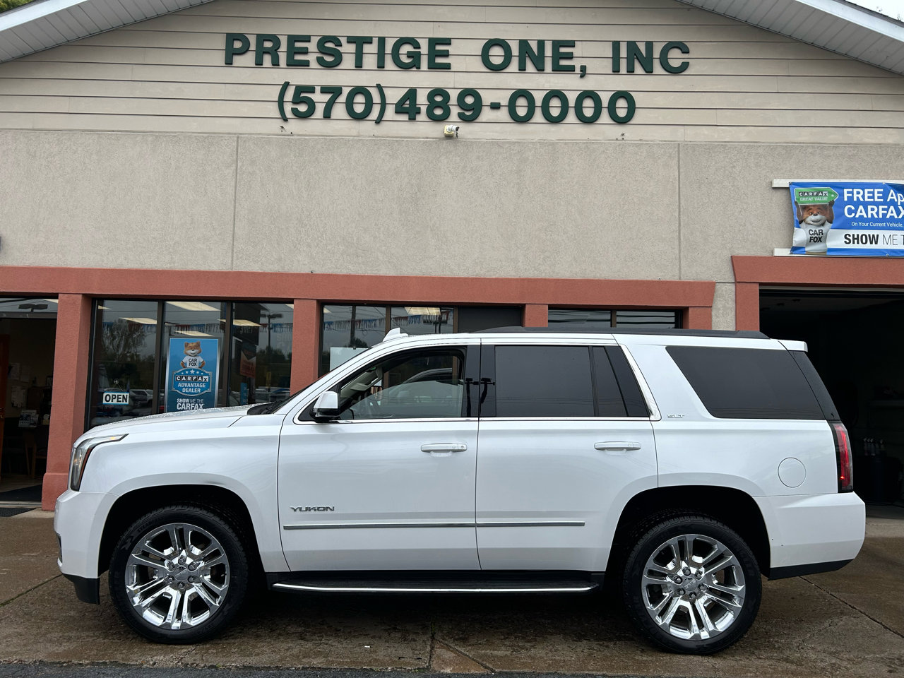 Used 2017 GMC Yukon SLT w/ Premium Edition image 3