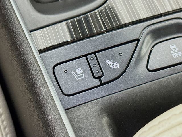 Used 2017 Chevrolet Impala Premier w/ Enhanced Convenience Package image 20