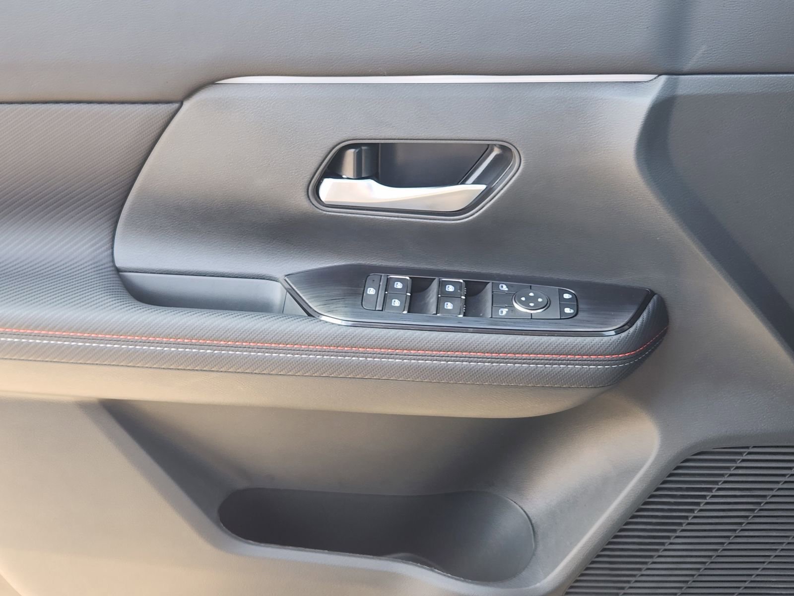 New 2026 Nissan Kicks SR image 20