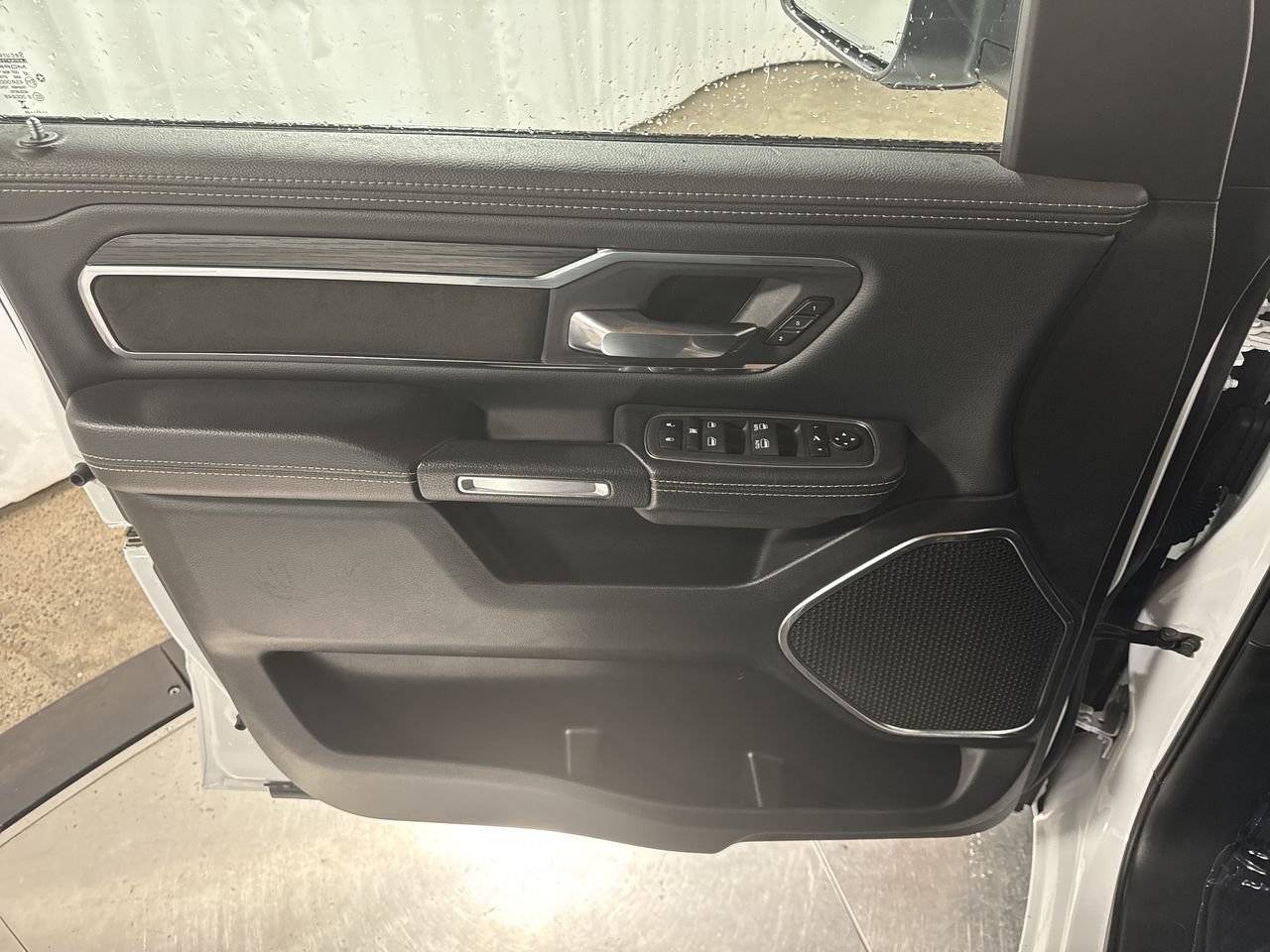 Used 2024 RAM 1500 Laramie image 22
