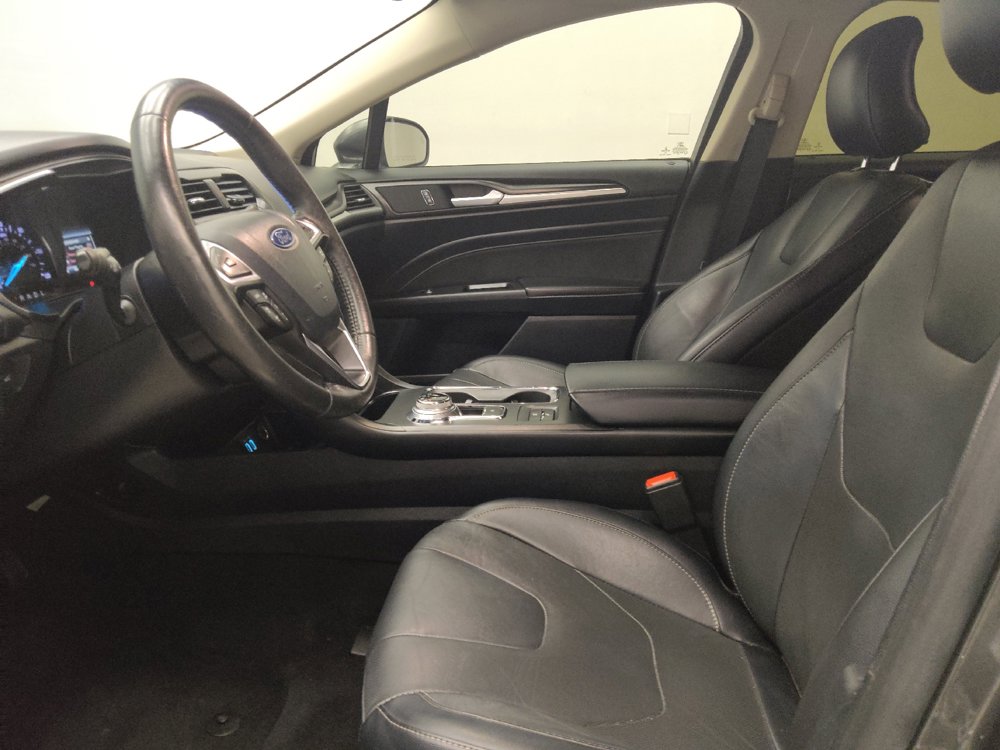 Used 2019 Ford Fusion Titanium FWD image 17