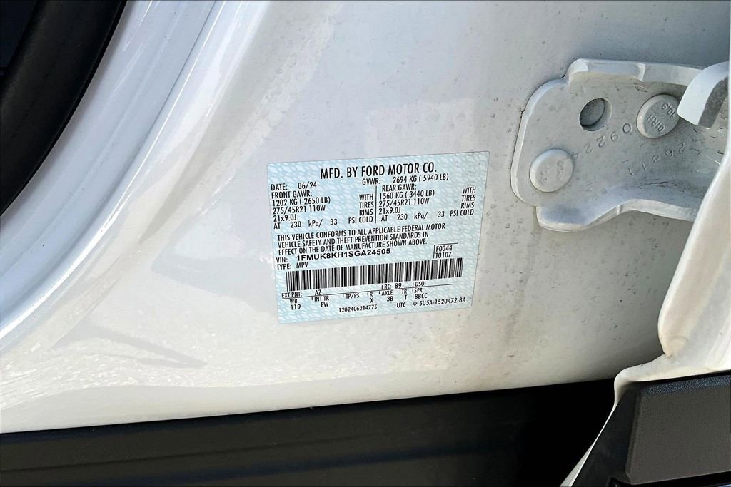 Used 2025 Ford Explorer ST-Line w/ Premium Package image 21