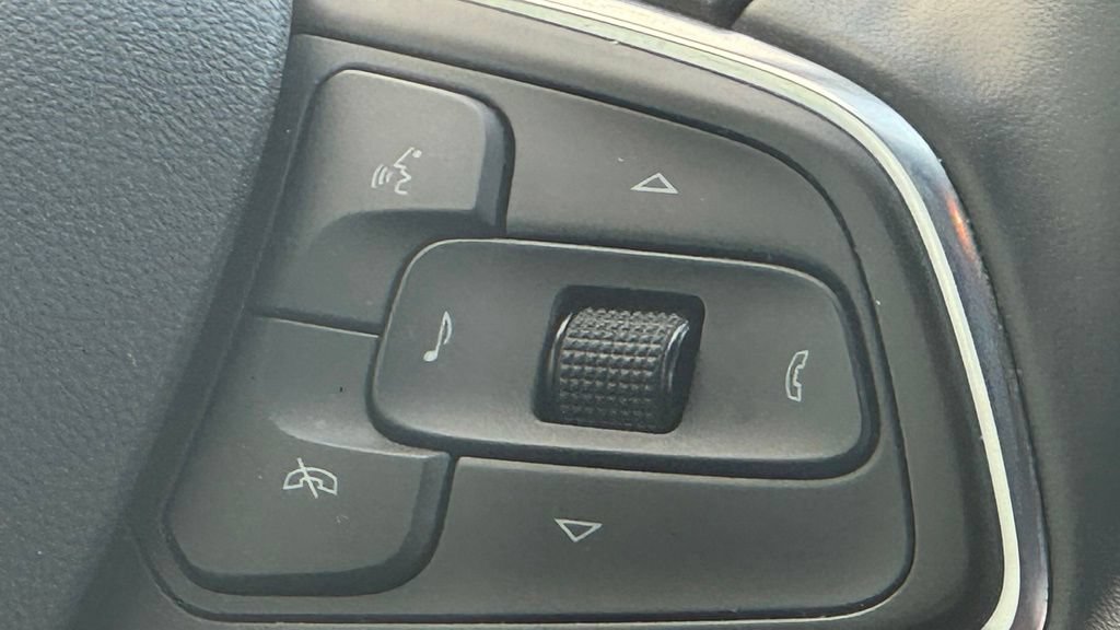 Used 2024 Buick Envista Sport Touring w/ Convenience I Package FWD image 14
