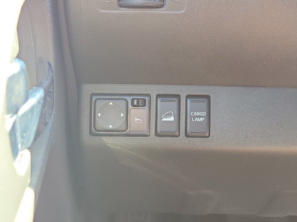 Used 2017 Nissan Frontier SV w/ SV Value Truck Package AWD/4WD image 26