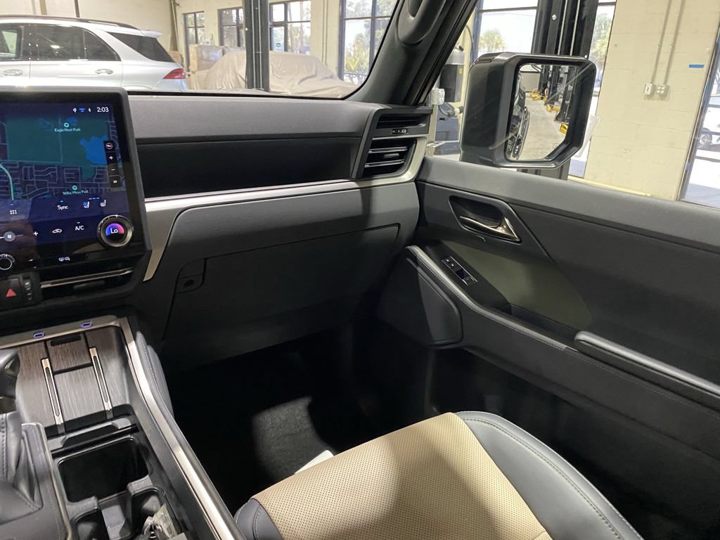 Used 2024 Lexus GX 550 AWD/4WD image 4