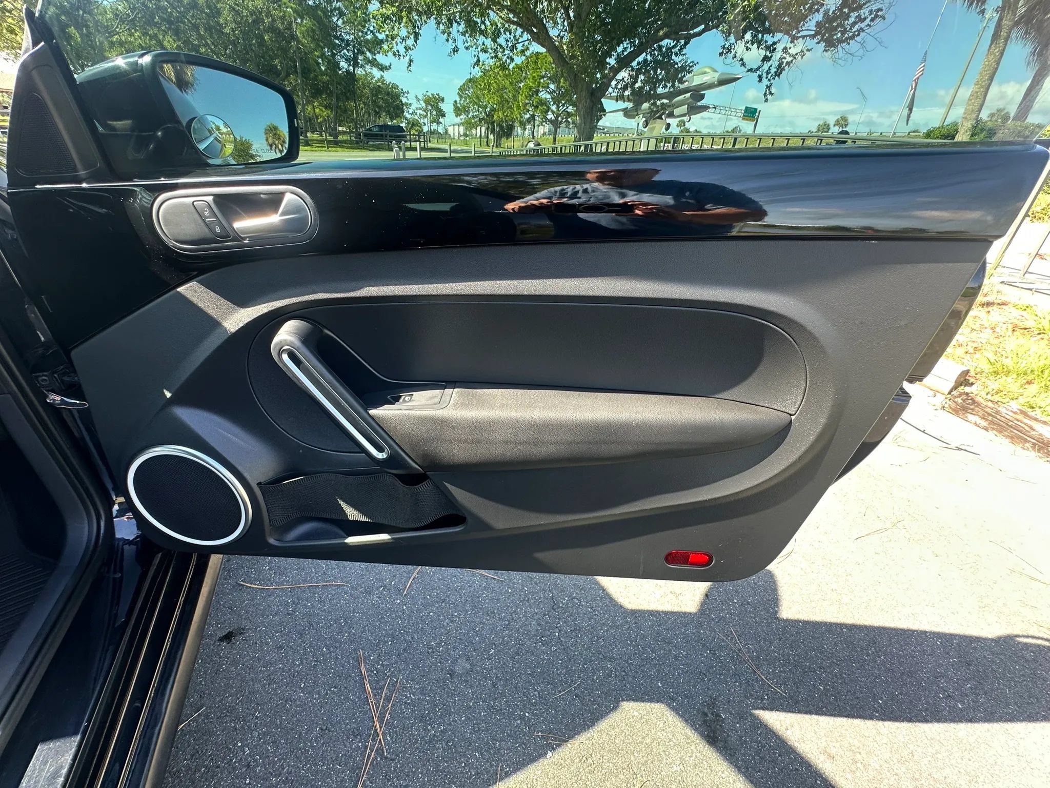Used 2013 Volkswagen Beetle 2.0T FWD image 29