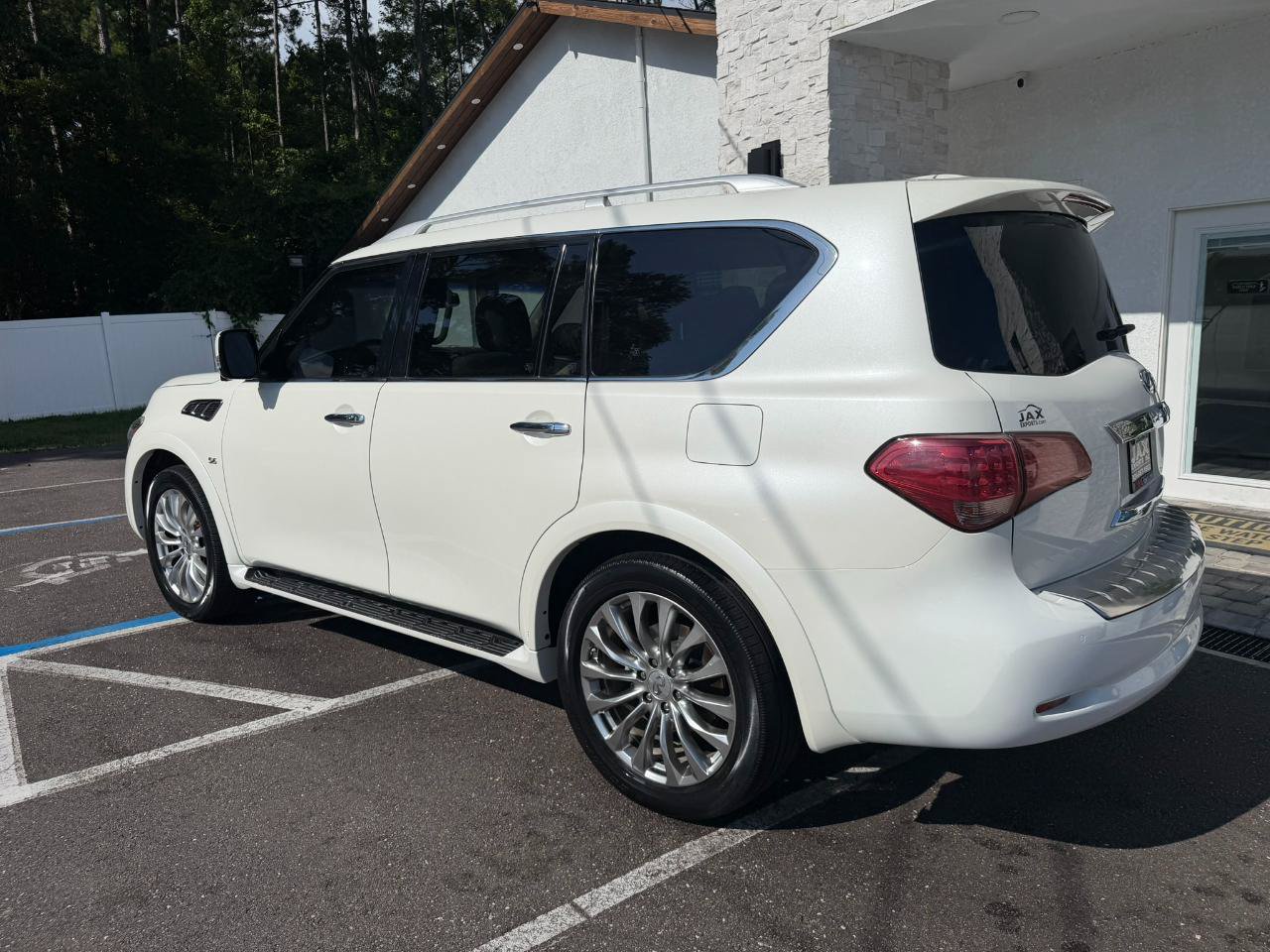 Used 2016 INFINITI QX80 4WD w/ 22" Wheel Package image 11