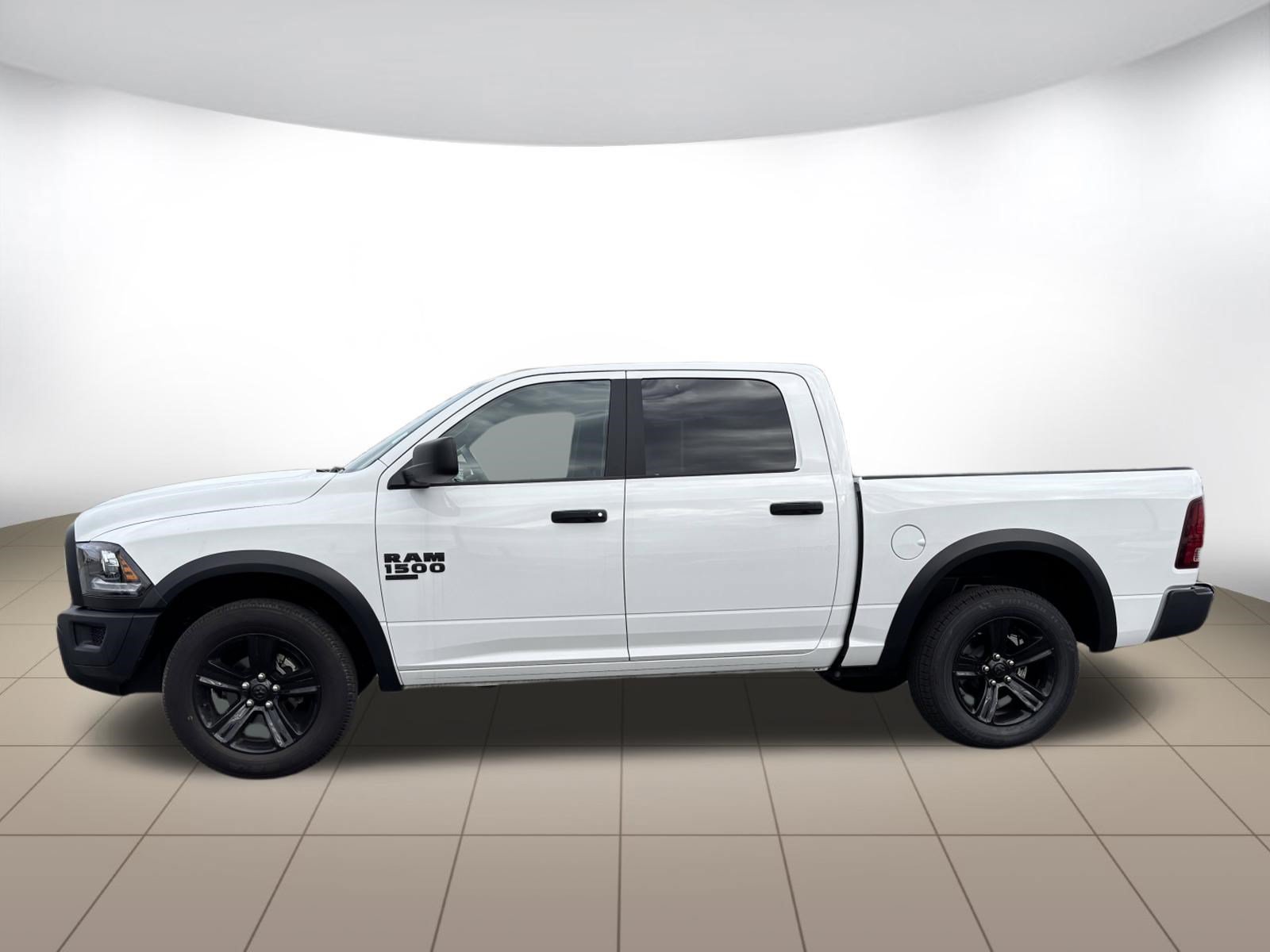 Used 2024 RAM 1500 Warlock AWD/4WD image 4