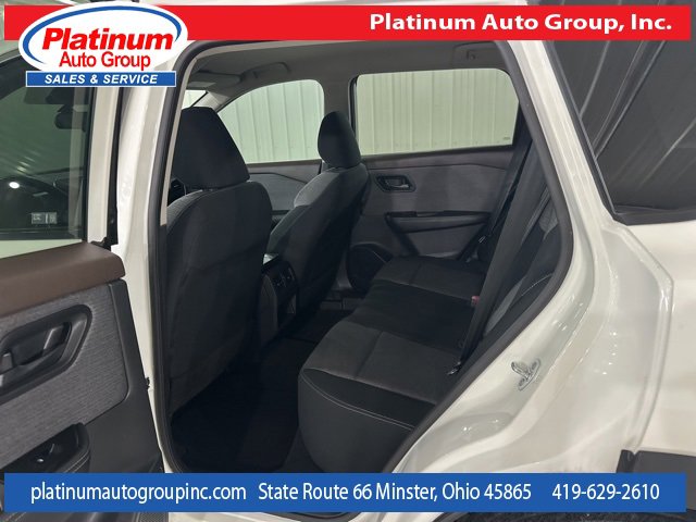 Used 2021 Nissan Rogue S image 26