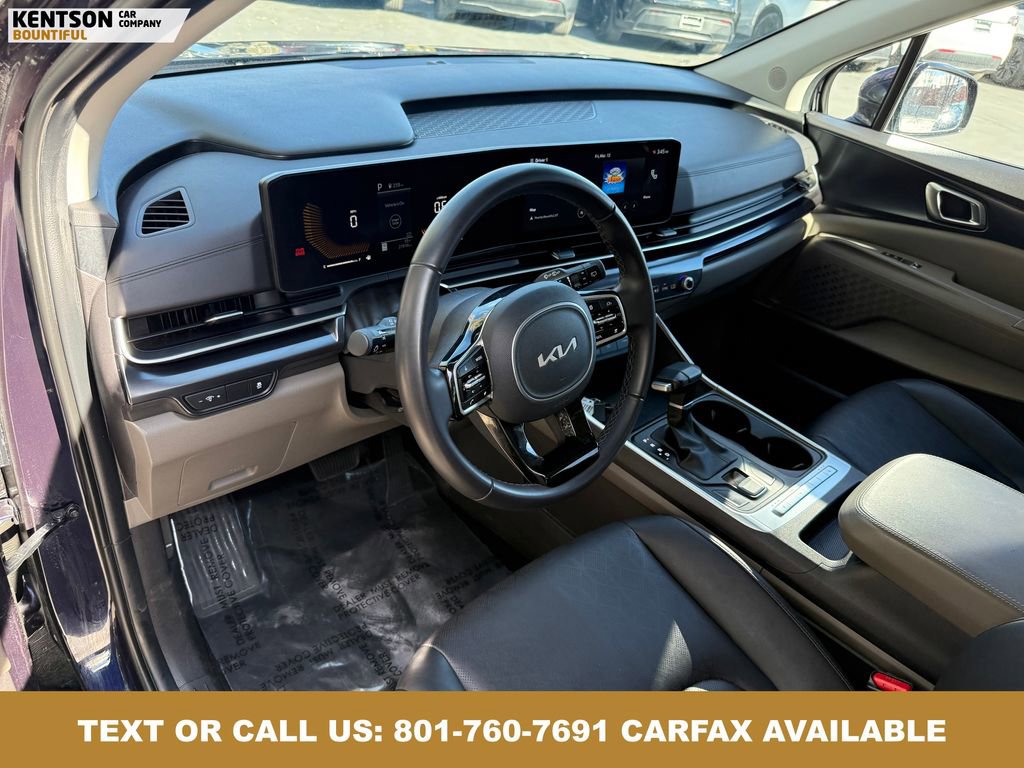 Used 2025 Kia Carnival FWD image 30