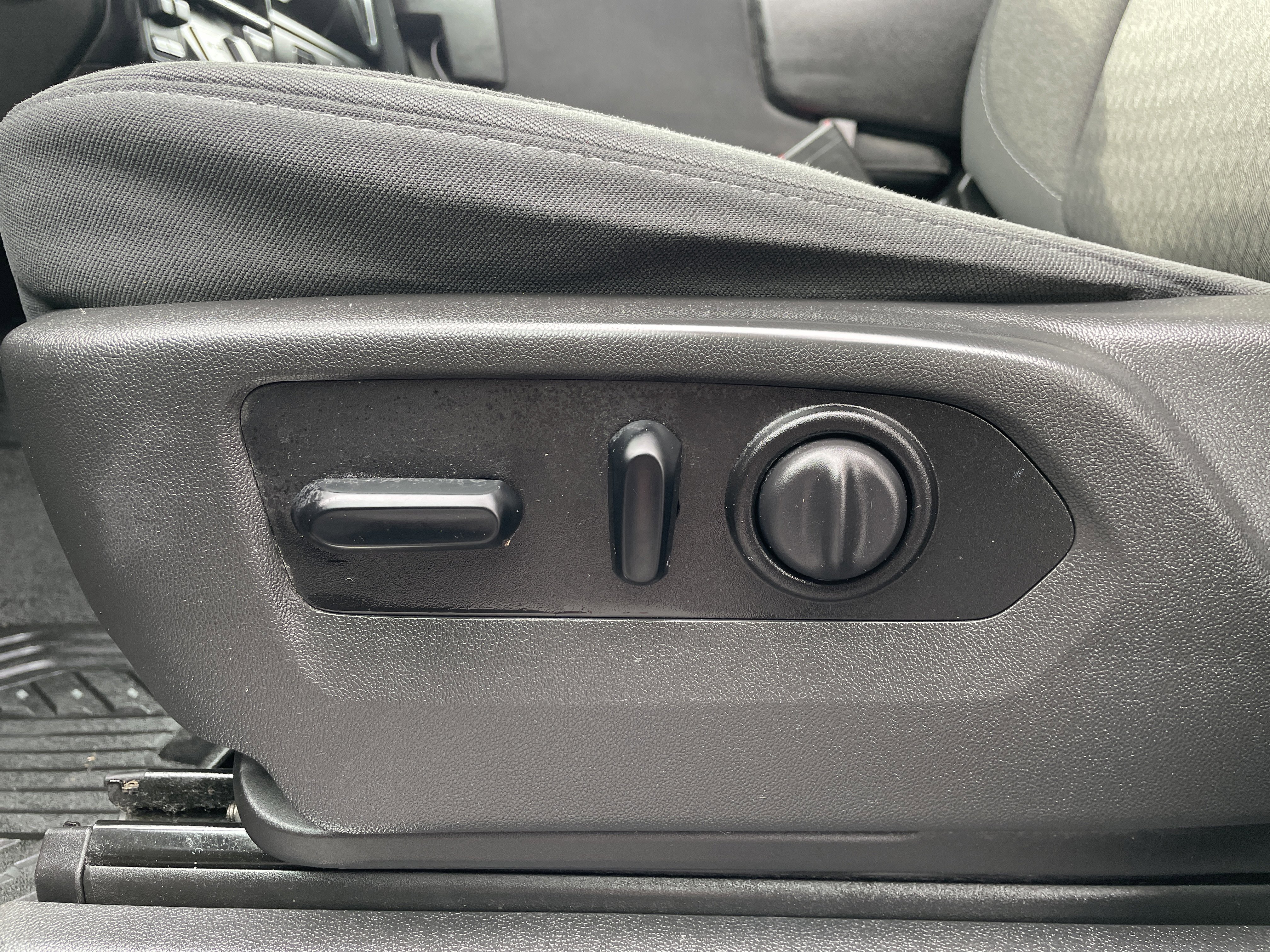 Used 2021 Chevrolet Silverado 1500 RST image 29