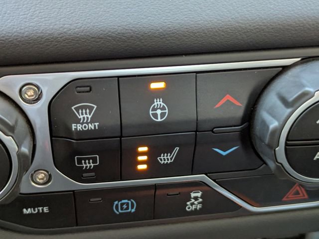 Used 2025 Jeep Wrangler Unlimited Sahara w/ Safety Group image 26