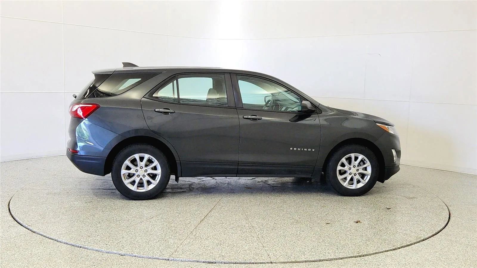 Used 2020 Chevrolet Equinox LS FWD image 8