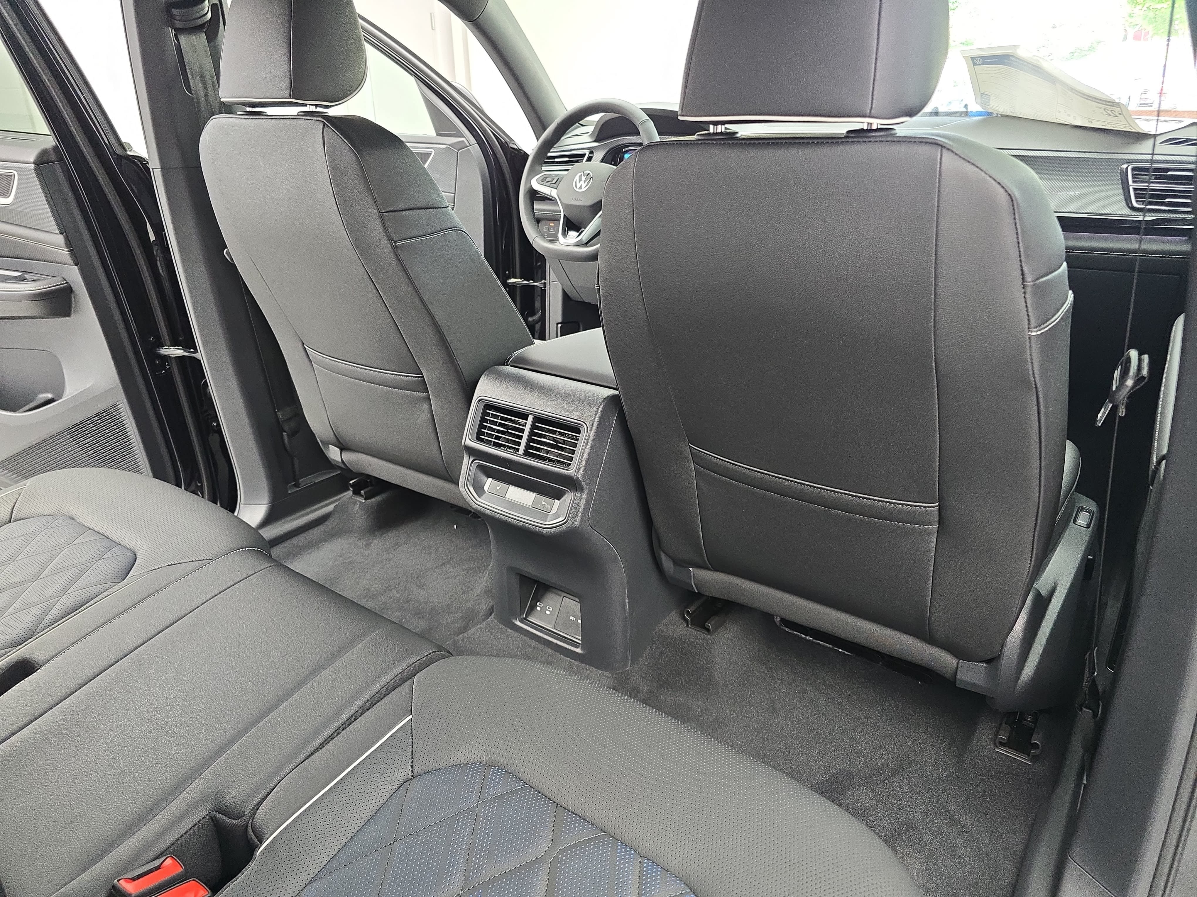 New 2026 Volkswagen Atlas Cross Sport SEL Premium R-Line AWD/4WD image 11