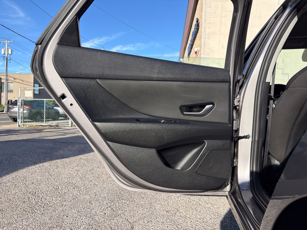 Used 2023 Hyundai Elantra SEL w/ Convenience Package FWD image 23