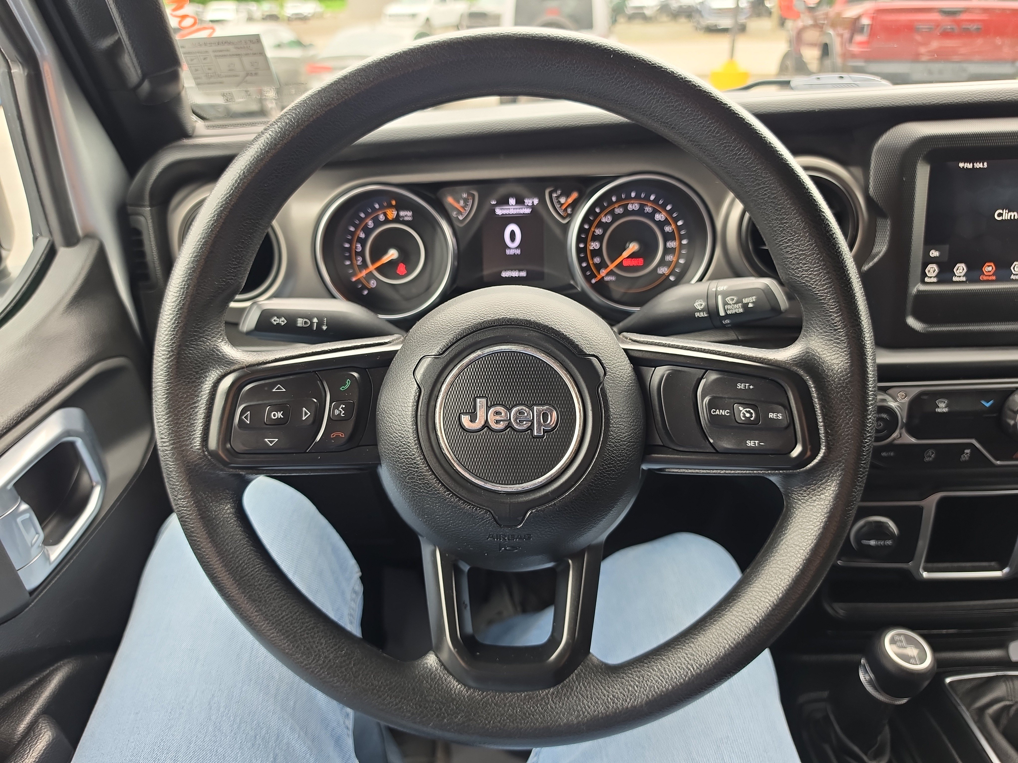 Used 2022 Jeep Gladiator Sport AWD/4WD image 19