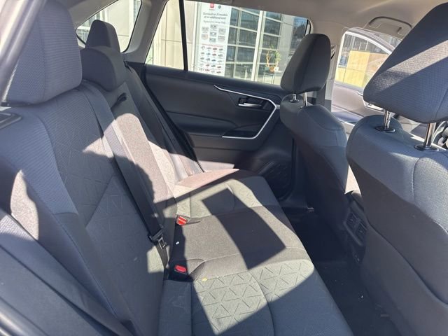 Used 2025 Toyota RAV4 XLE AWD/4WD image 30
