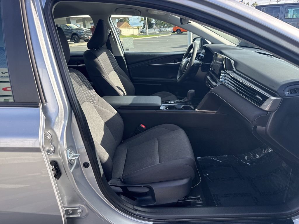 Used 2025 Toyota Camry LE image 12