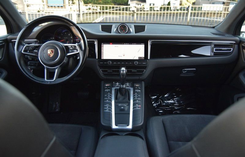 Used 2020 Porsche Macan image 21