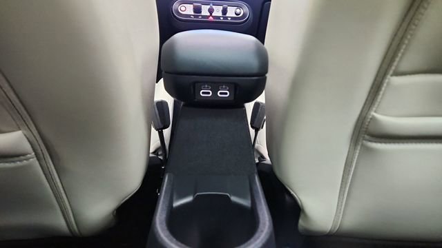 Used 2025 MINI Cooper 4-Door Hardtop image 37