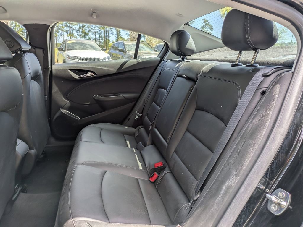 Used 2019 Chevrolet Cruze Premier image 12