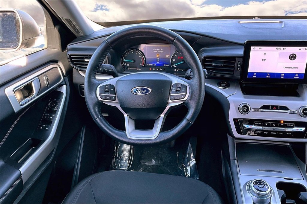 Used 2023 Ford Explorer XLT image 8