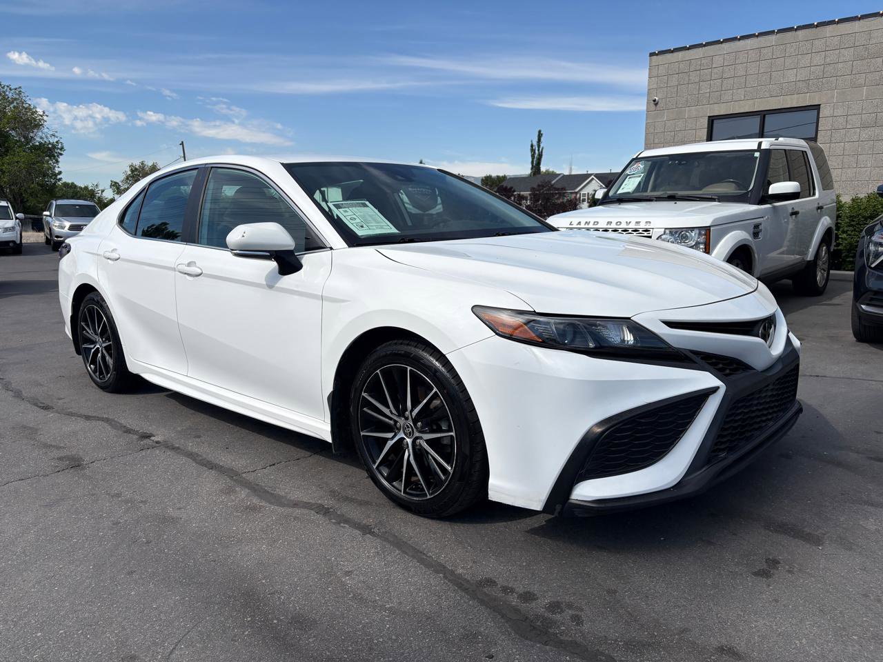 Used 2022 Toyota Camry SE w/ Convenience Package AWD/4WD image 1