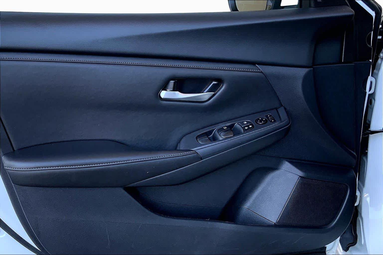 Used 2025 Nissan Sentra SV FWD image 22