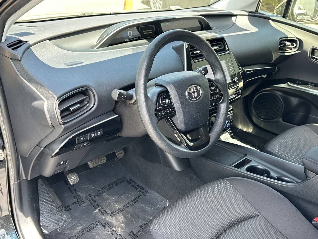 Used 2022 Toyota Prius LE image 16